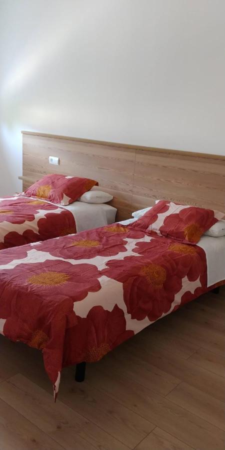 Apartamentos Turisticos Magencio Carucedo Luaran gambar